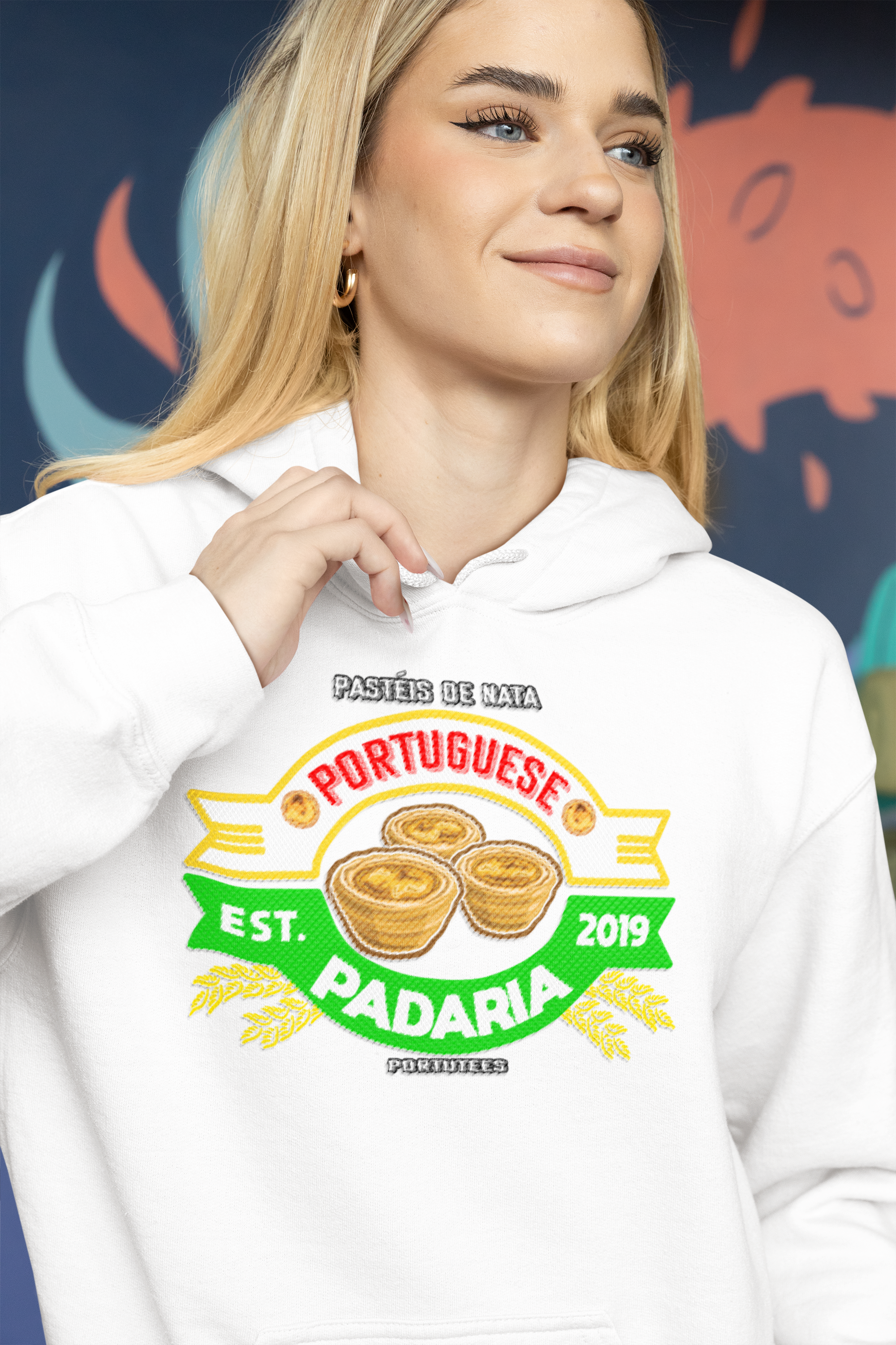 HOODIES - SWEATERS
