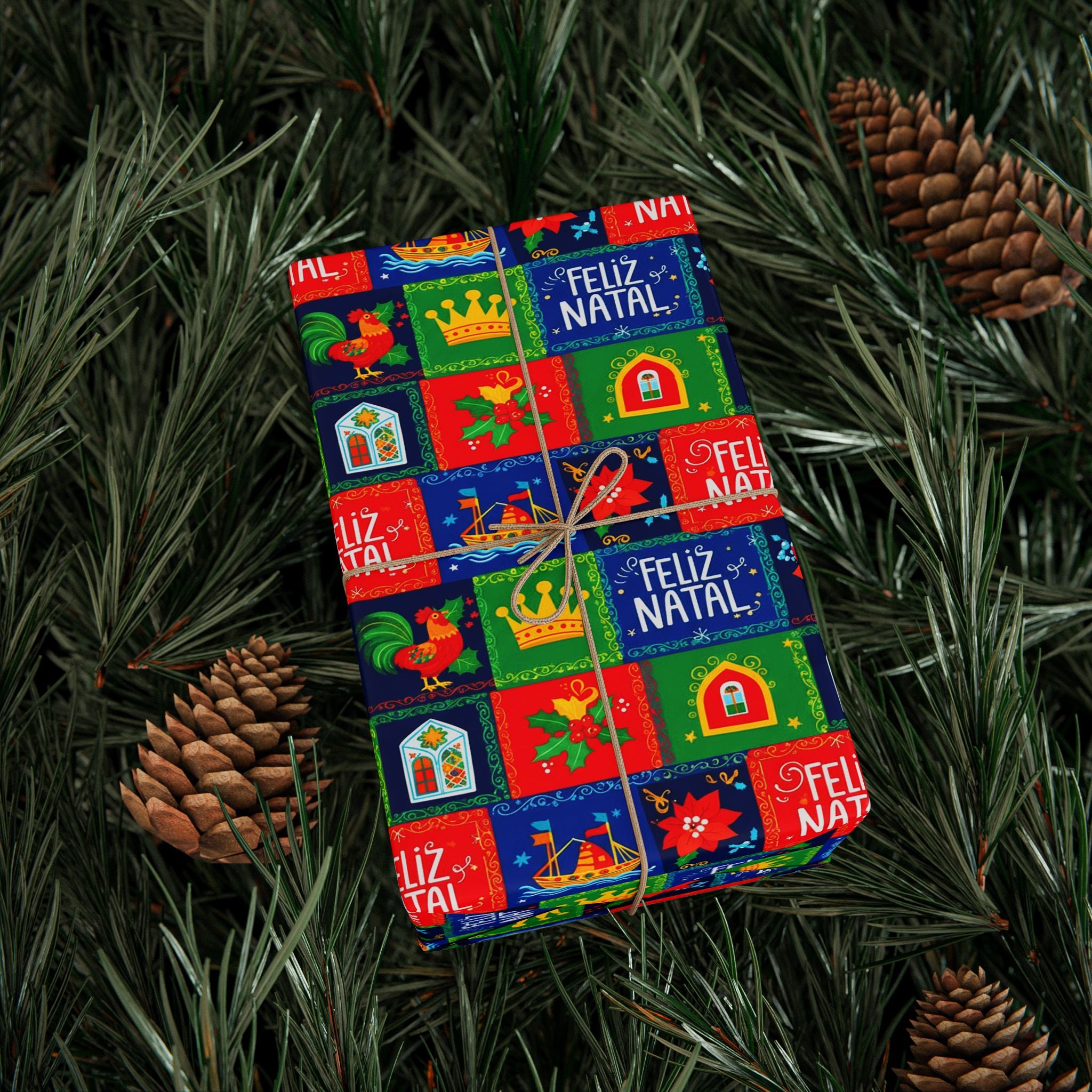 Feliz Natal Holiday Crest Pattern Wrapping Paper Roll - Festive Crown & Holly Gift Wrap